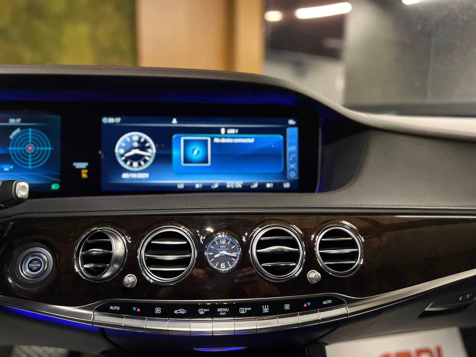 MERCEDES-BENZ S CLASS 560 “MAYBACH”