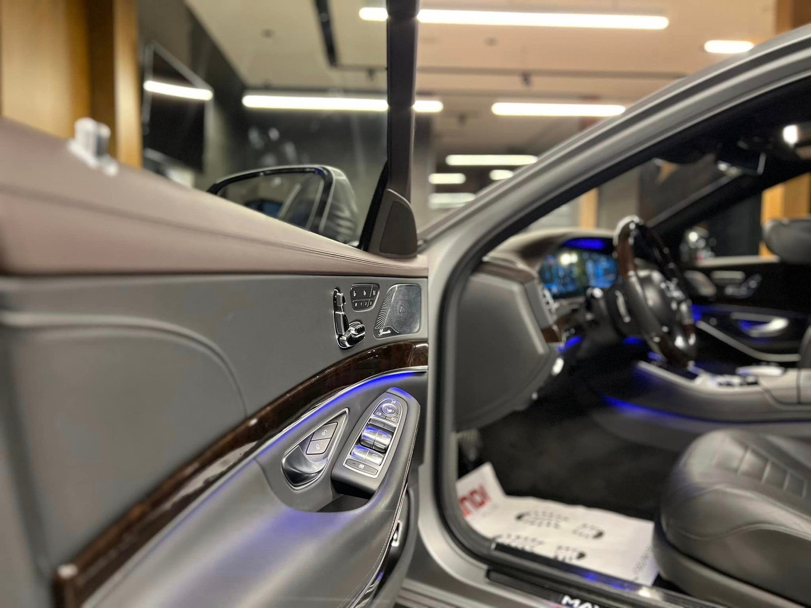 MERCEDES-BENZ S CLASS 560 “MAYBACH”